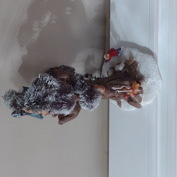 Winter Scene Children Playing around Treehouse Ceramic - Picture 4 of 6